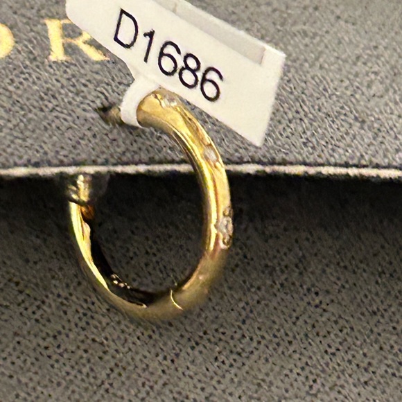 LUSSORO NIB loops and studded earrings 18kt gold plated set - Picture 3 of 5